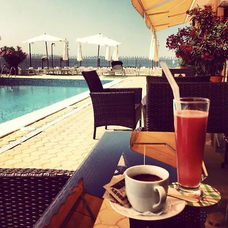 Семеен Хотел Делфин Бийч Hotel Rawda
